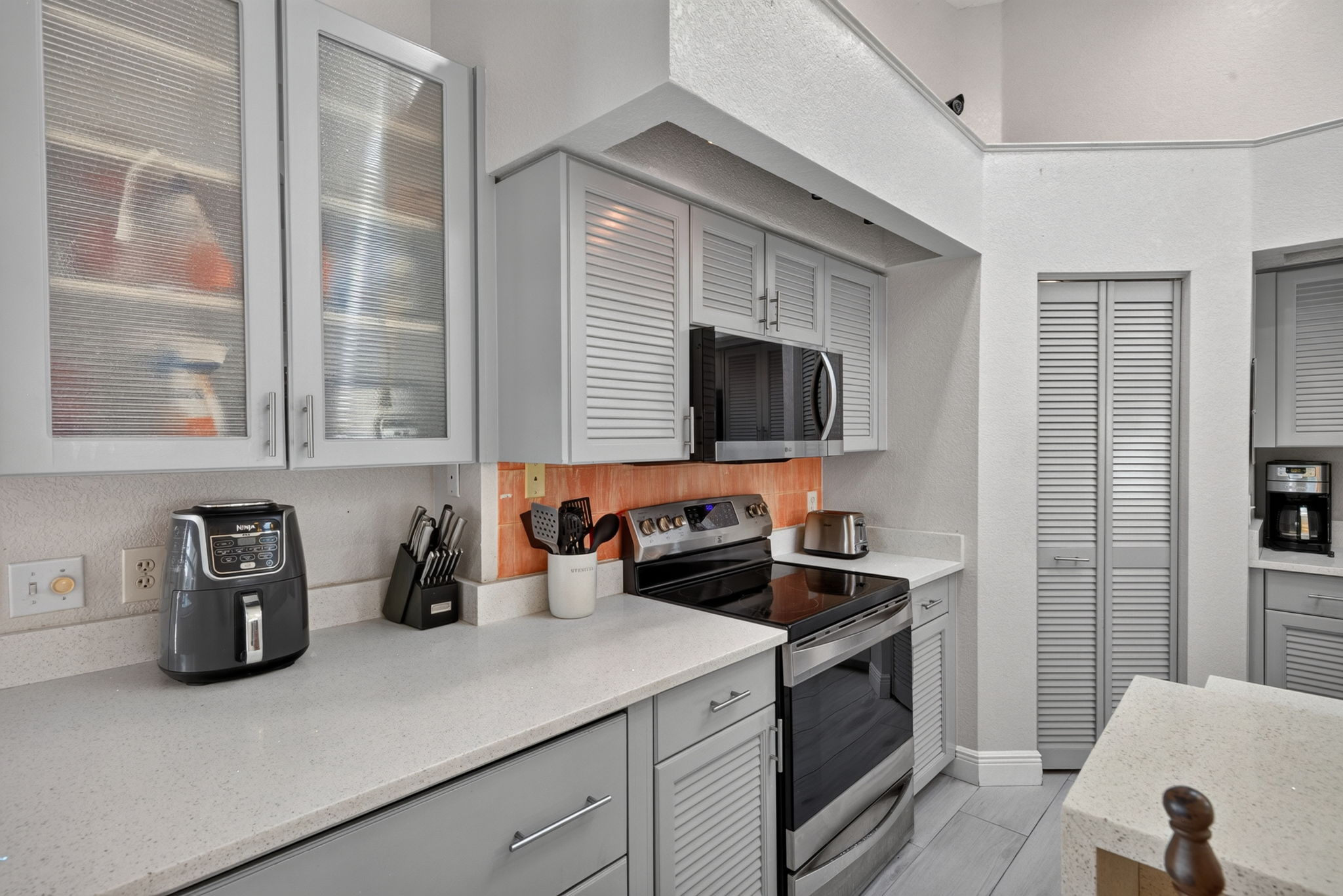 Kitchen 3 of 5