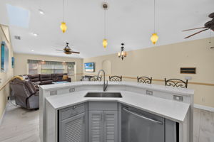 Kitchen 4 of 5