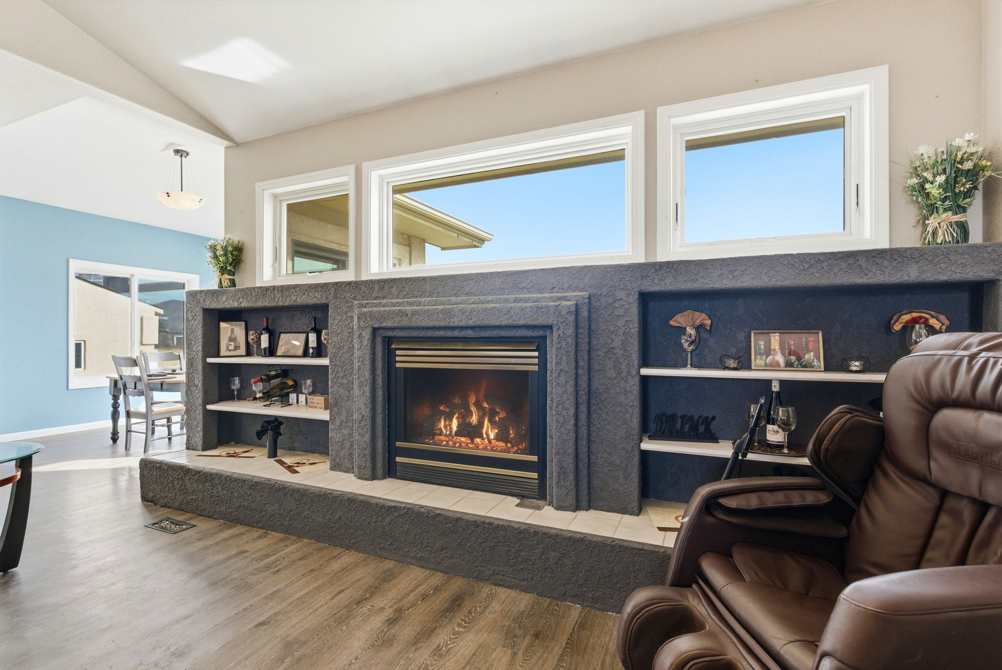 008_DSC08280_with_fire