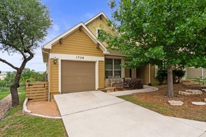 Furnished home with a view of the hill country.