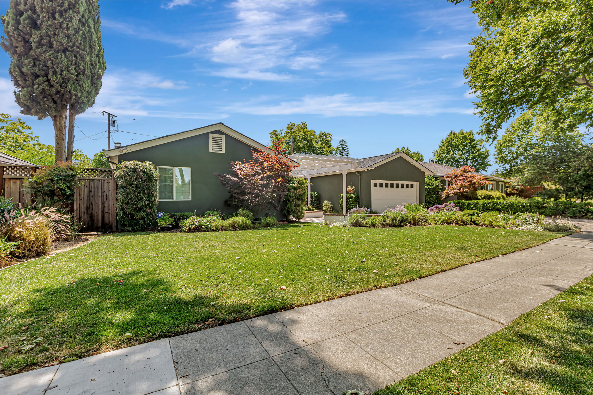 002_1738 Shasta Ave