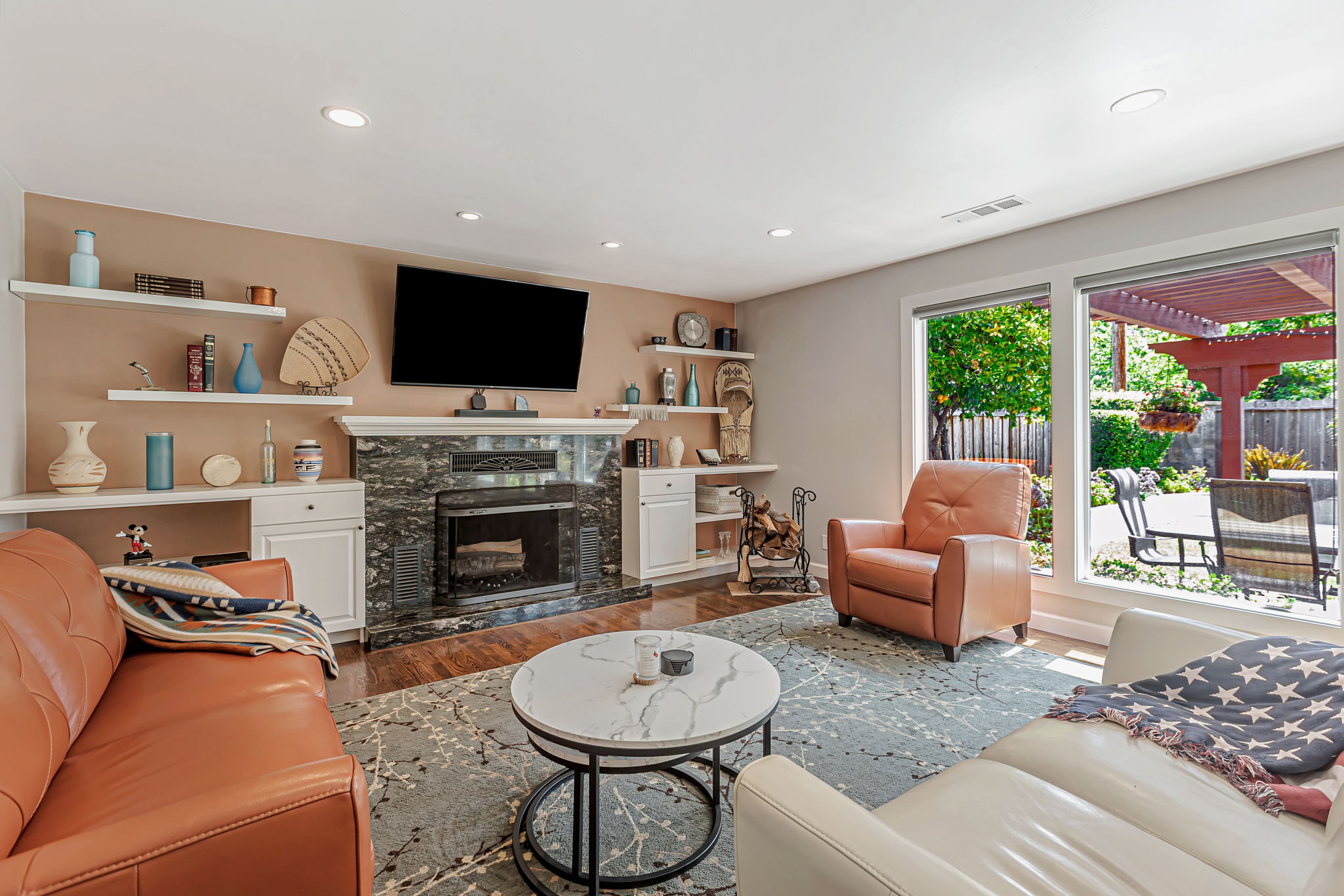 010_1738 Shasta Ave