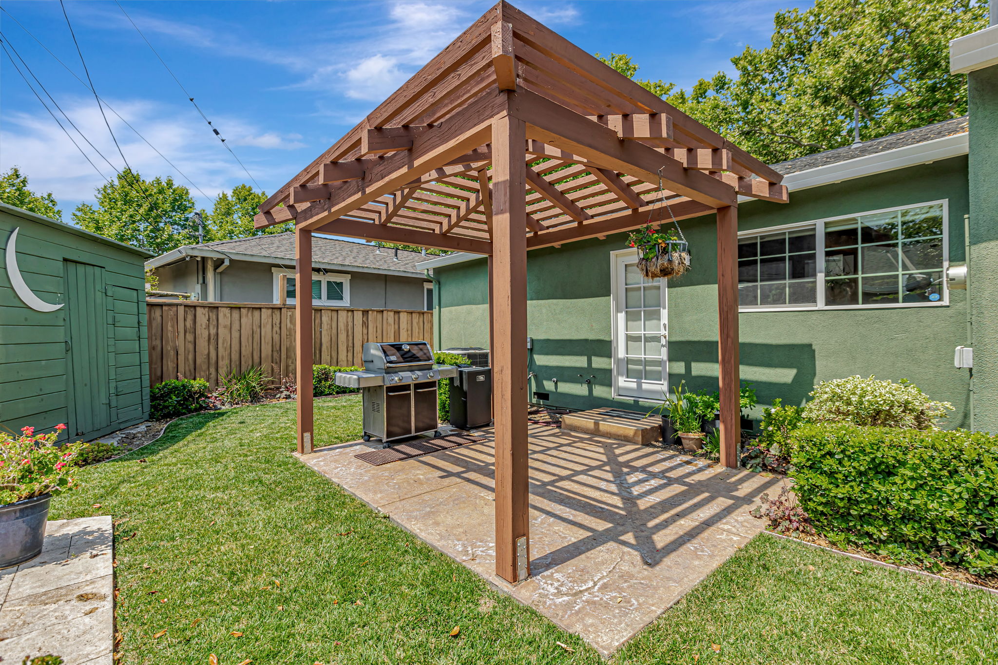 047_1738 Shasta Ave