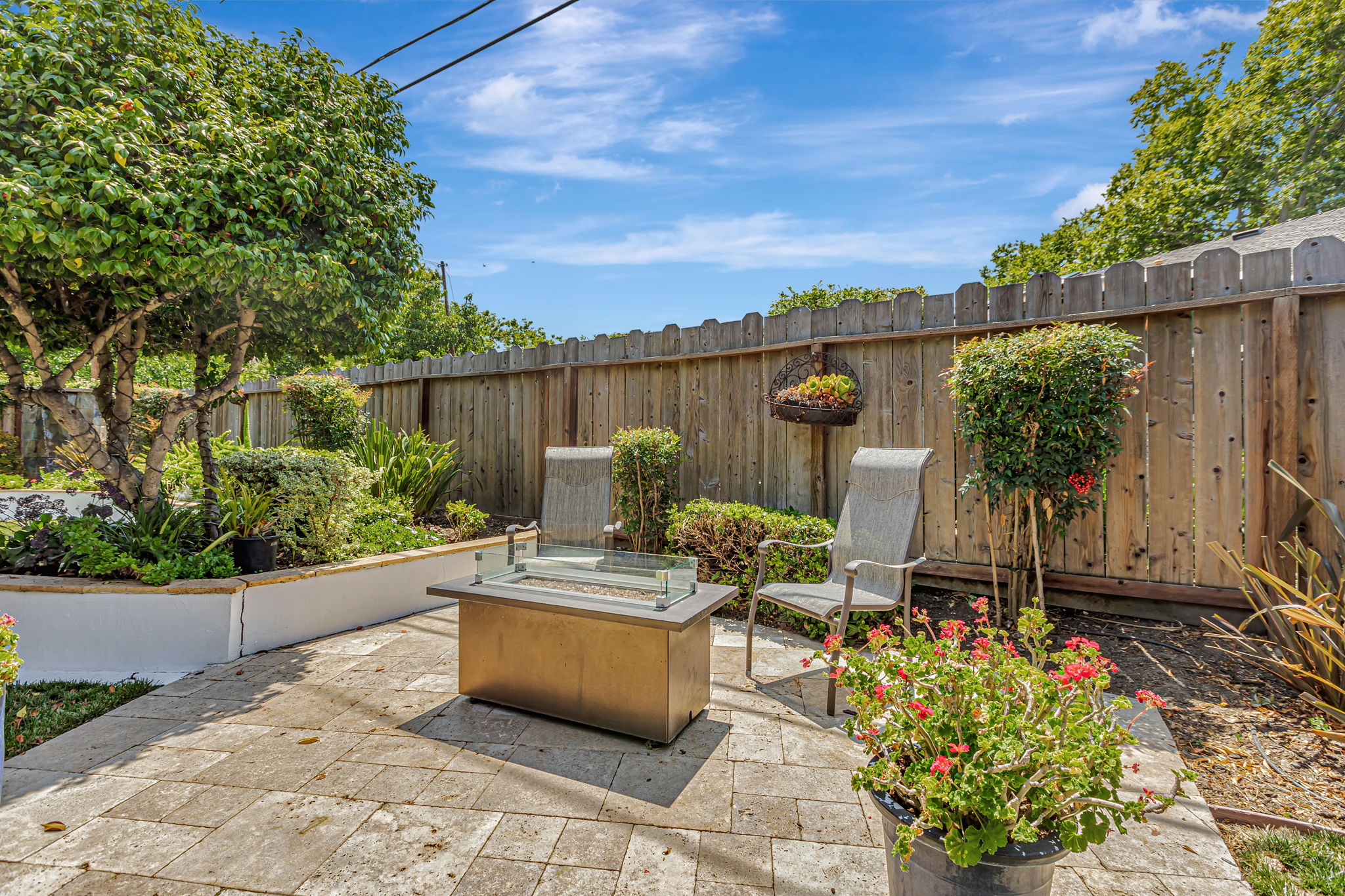 055_1738 Shasta Ave