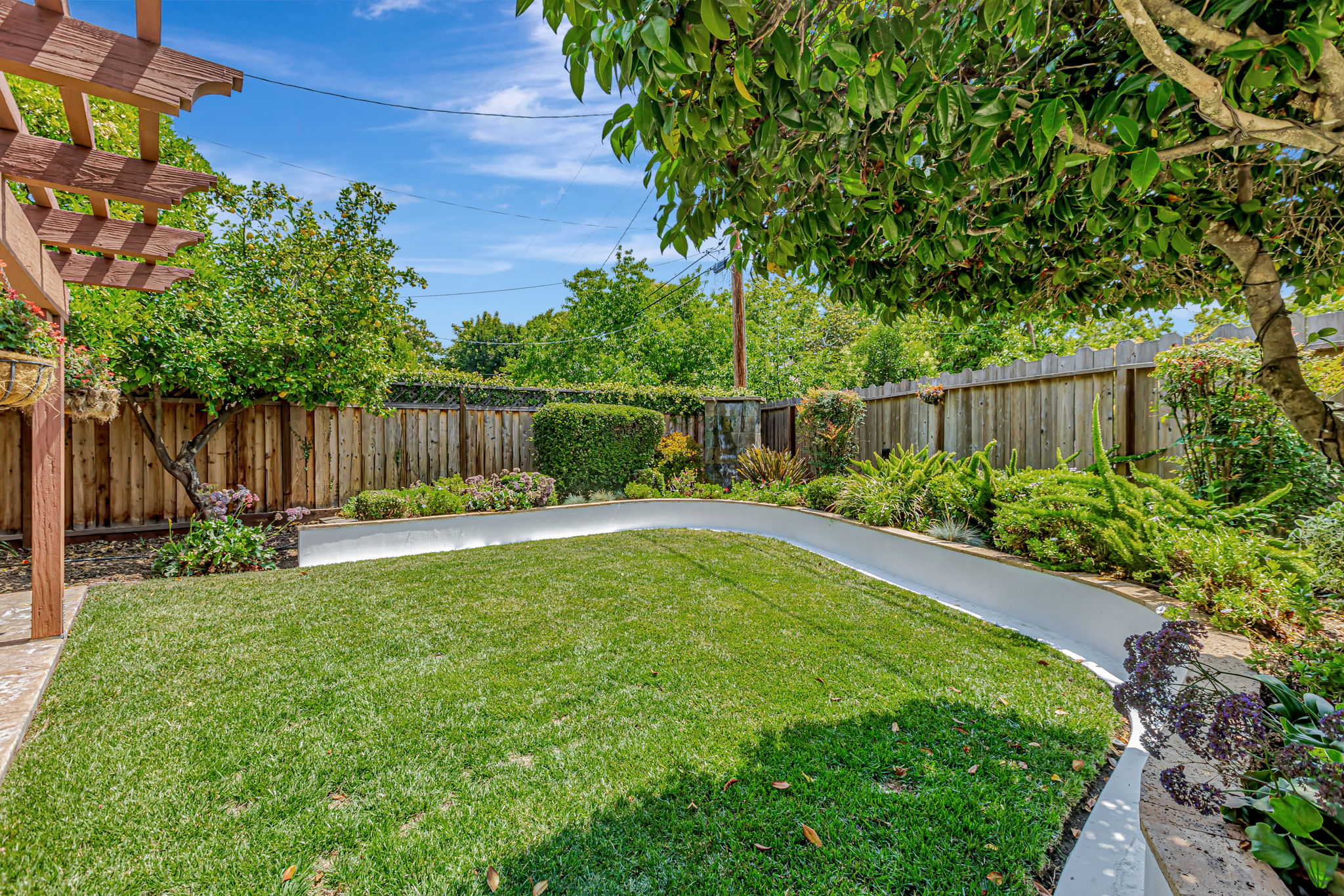 061_1738 Shasta Ave