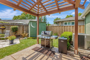 053_1738 Shasta Ave