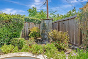 059_1738 Shasta Ave