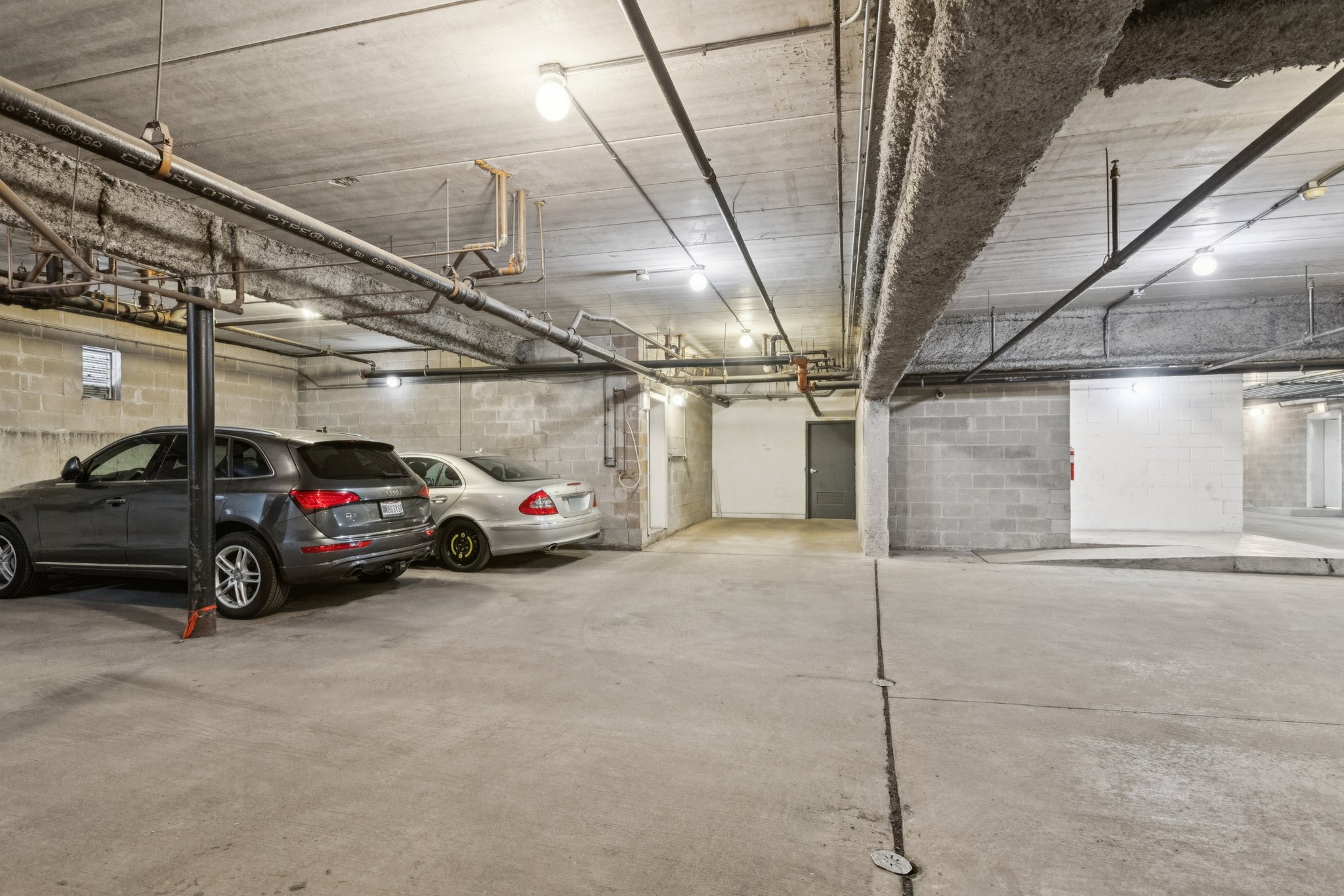W Belmont Ave 1r-1609-914.jpg
