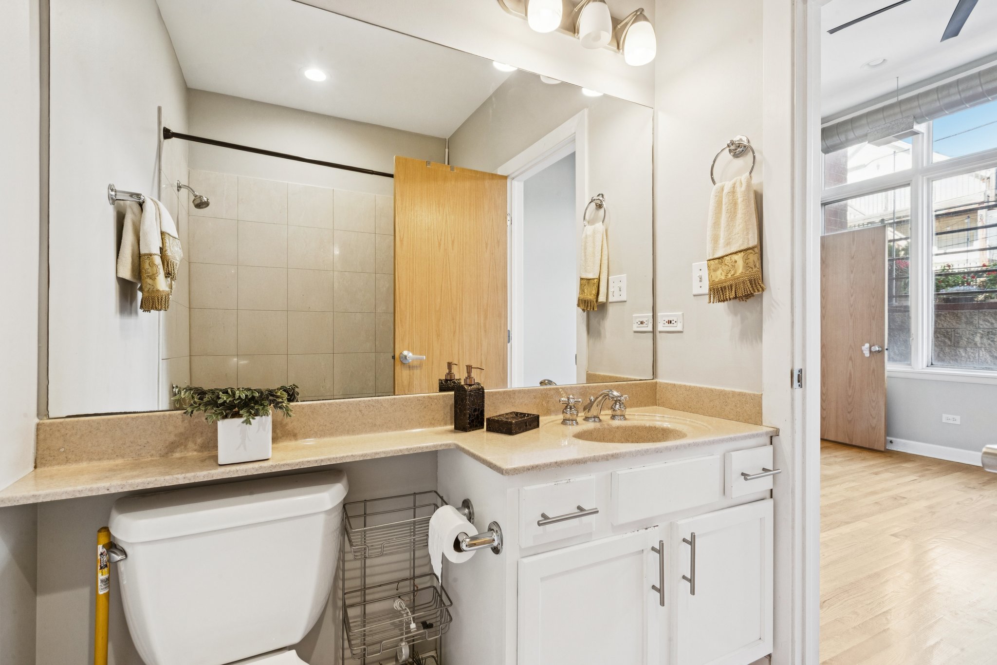 W Belmont Ave 1r-S1609-027.jpg