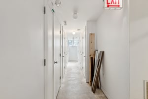 W Belmont Ave 1r-1609-910.jpg
