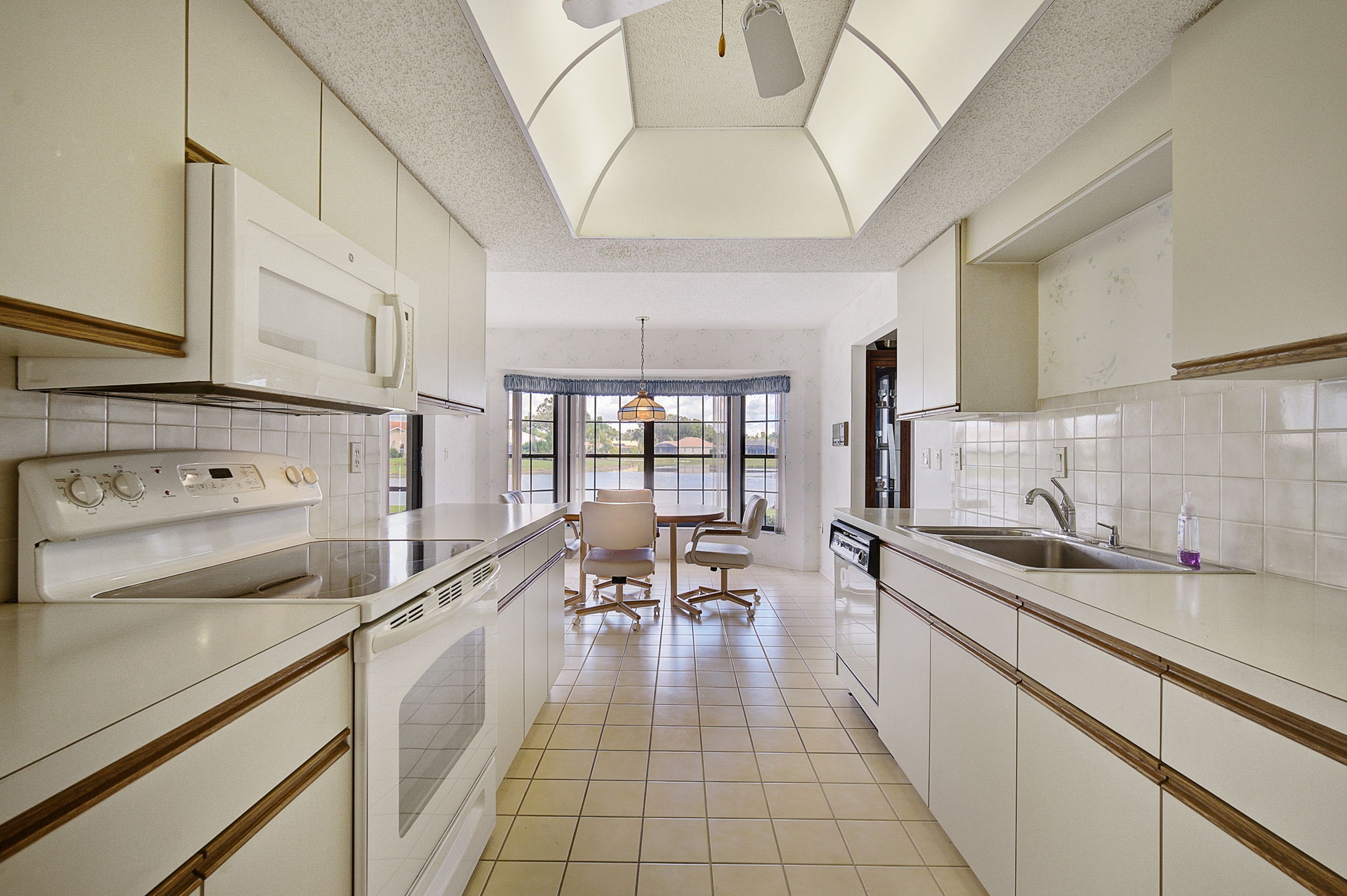 1739 Waxwing Cir-17
