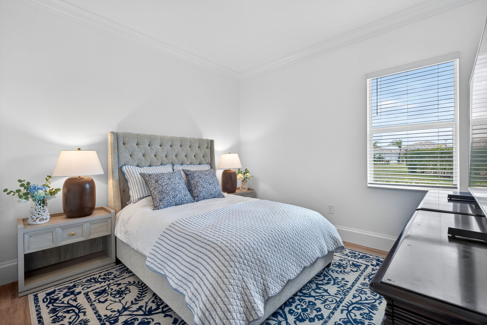 38-Guest Bedroom 2  - r