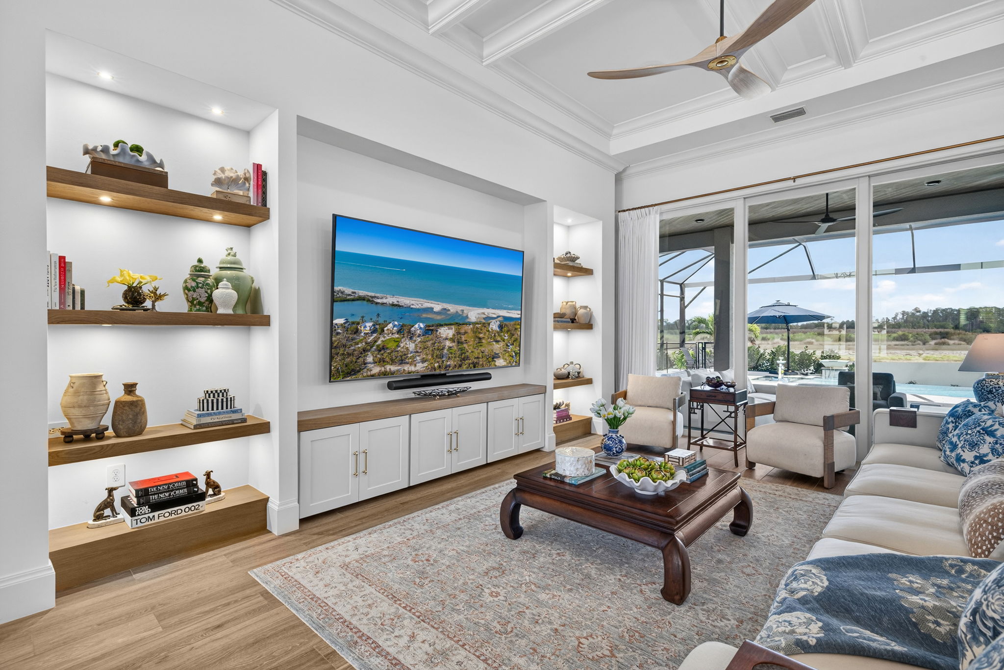 10-Living Room 3 of 6  - r