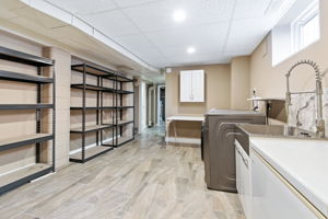 174 Broker Dr, Hamilton-36