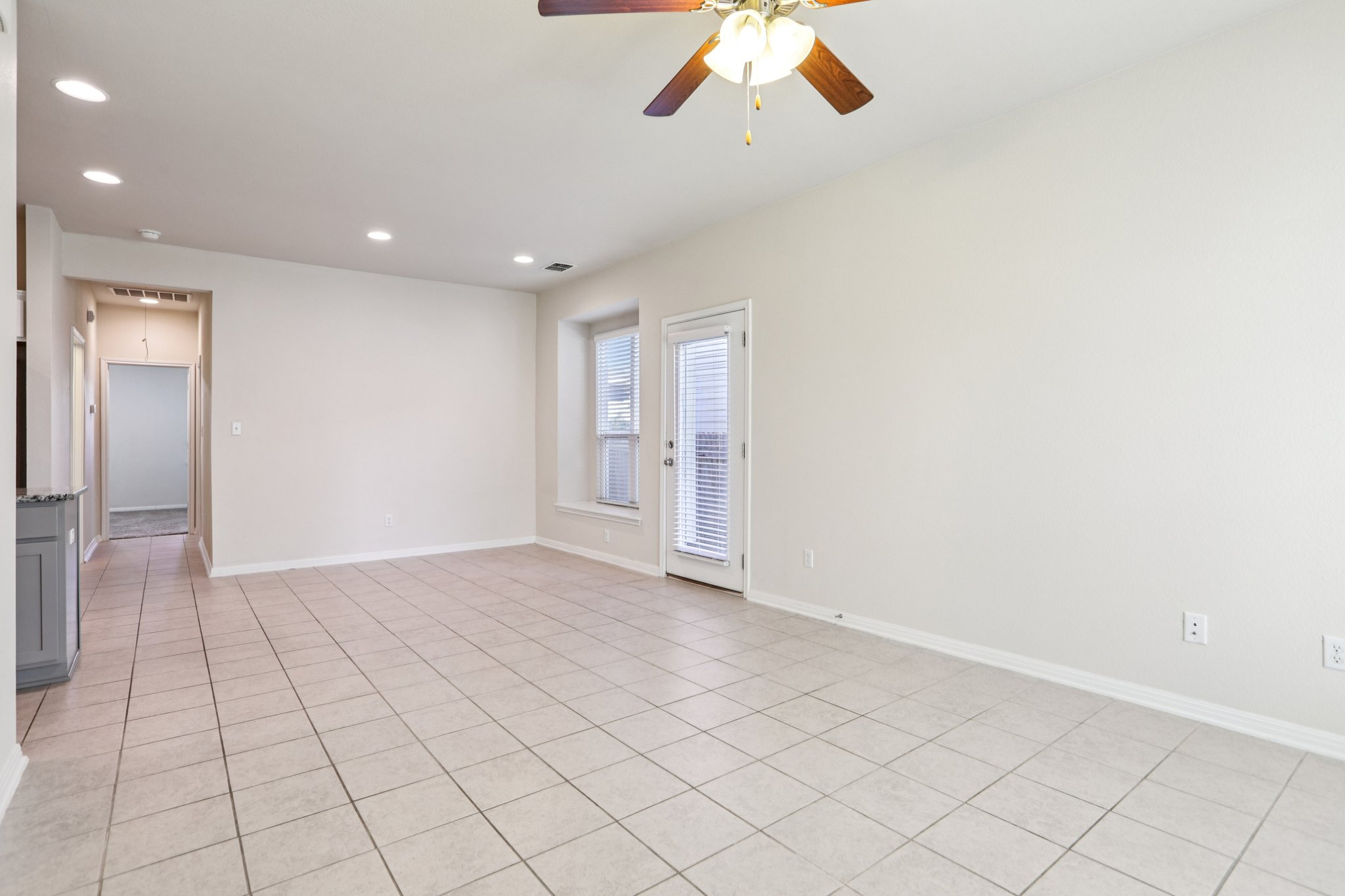 Friendship Oak Dr-S0912-007.jpg