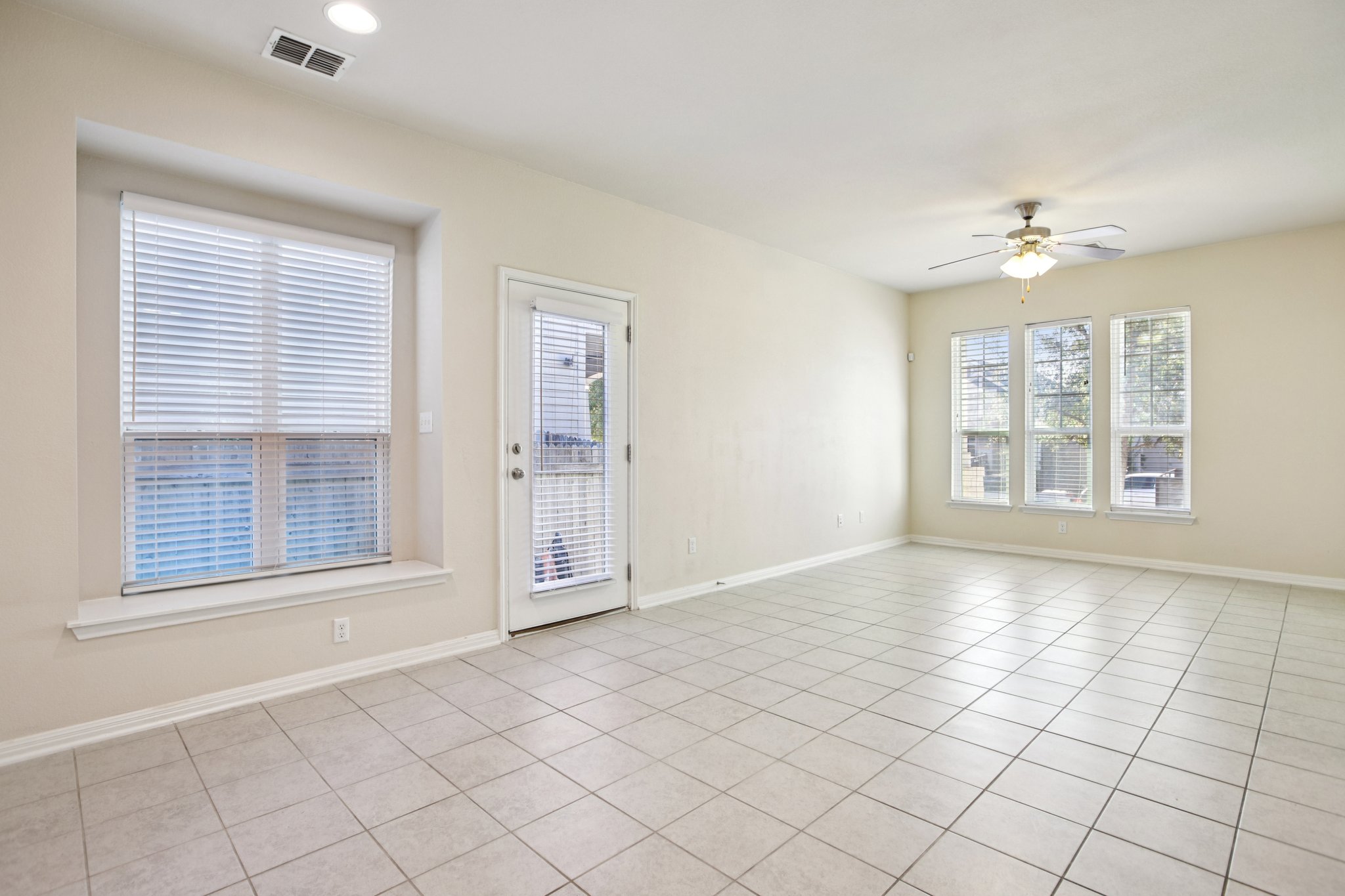 Friendship Oak Dr-S0912-009.jpg