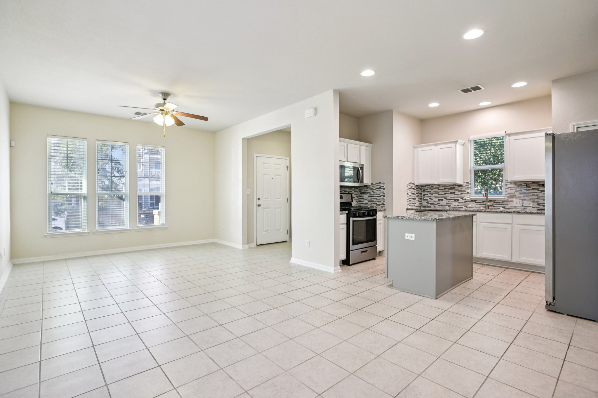 Friendship Oak Dr-S0912-010.jpg