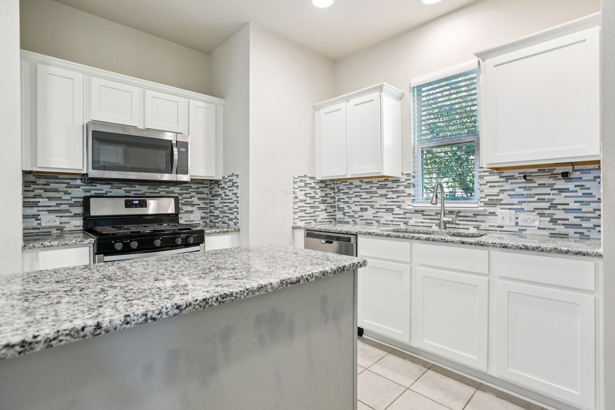 Friendship Oak Dr-S0912-012.jpg