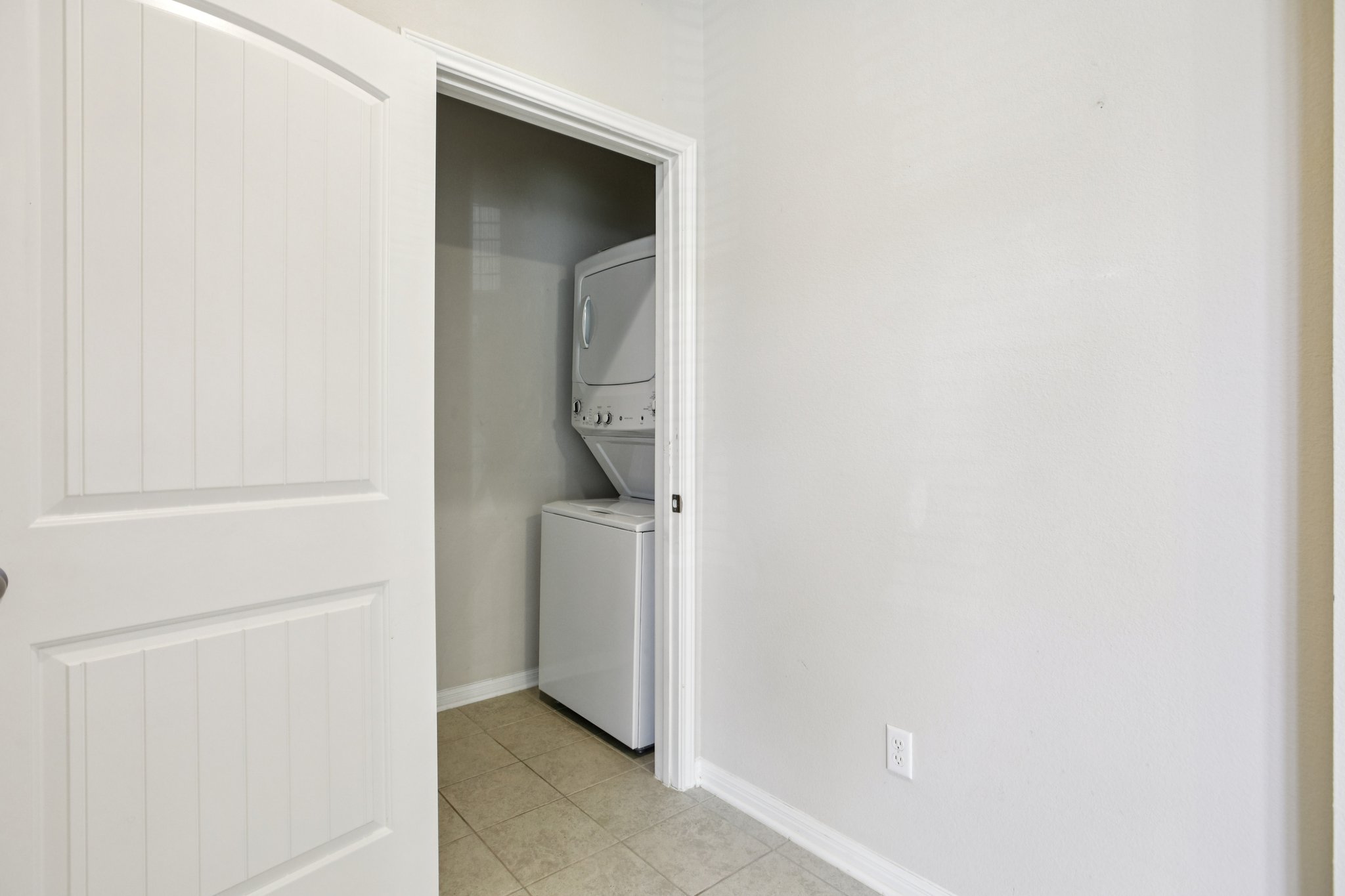 Friendship Oak Dr-S0912-014.jpg