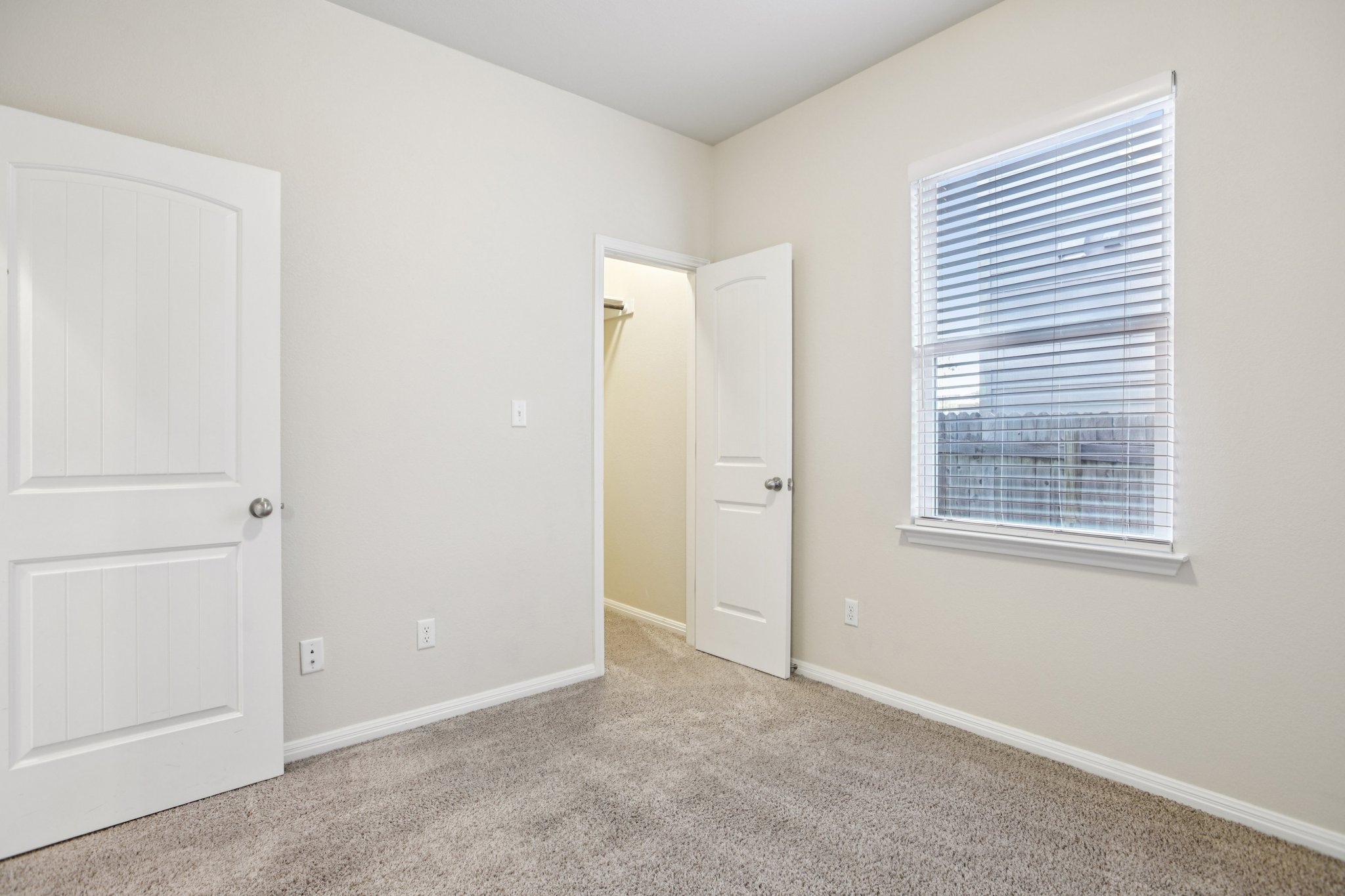 Friendship Oak Dr-S0912-017.jpg