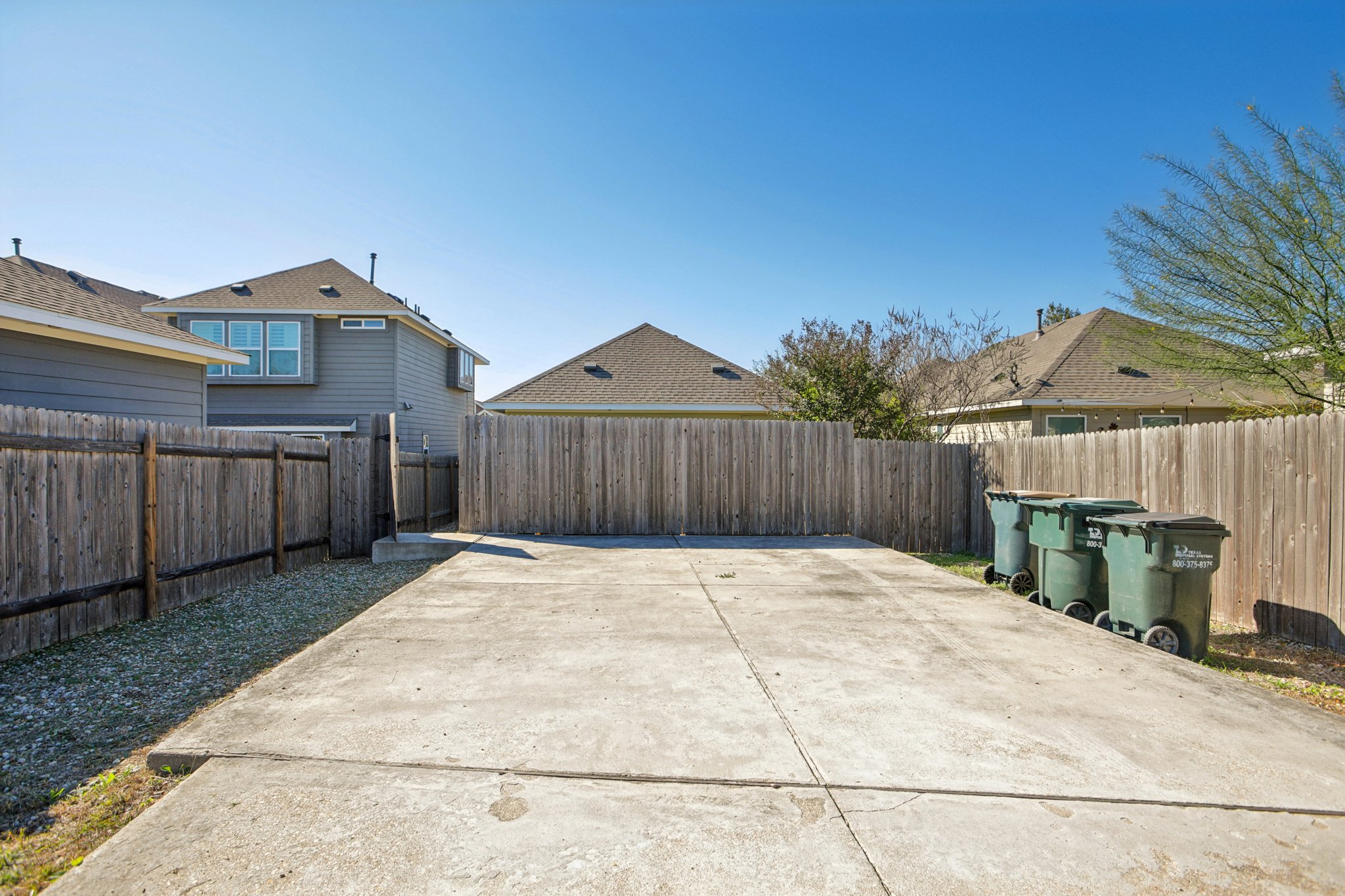 Friendship Oak Dr-S0912-028.jpg