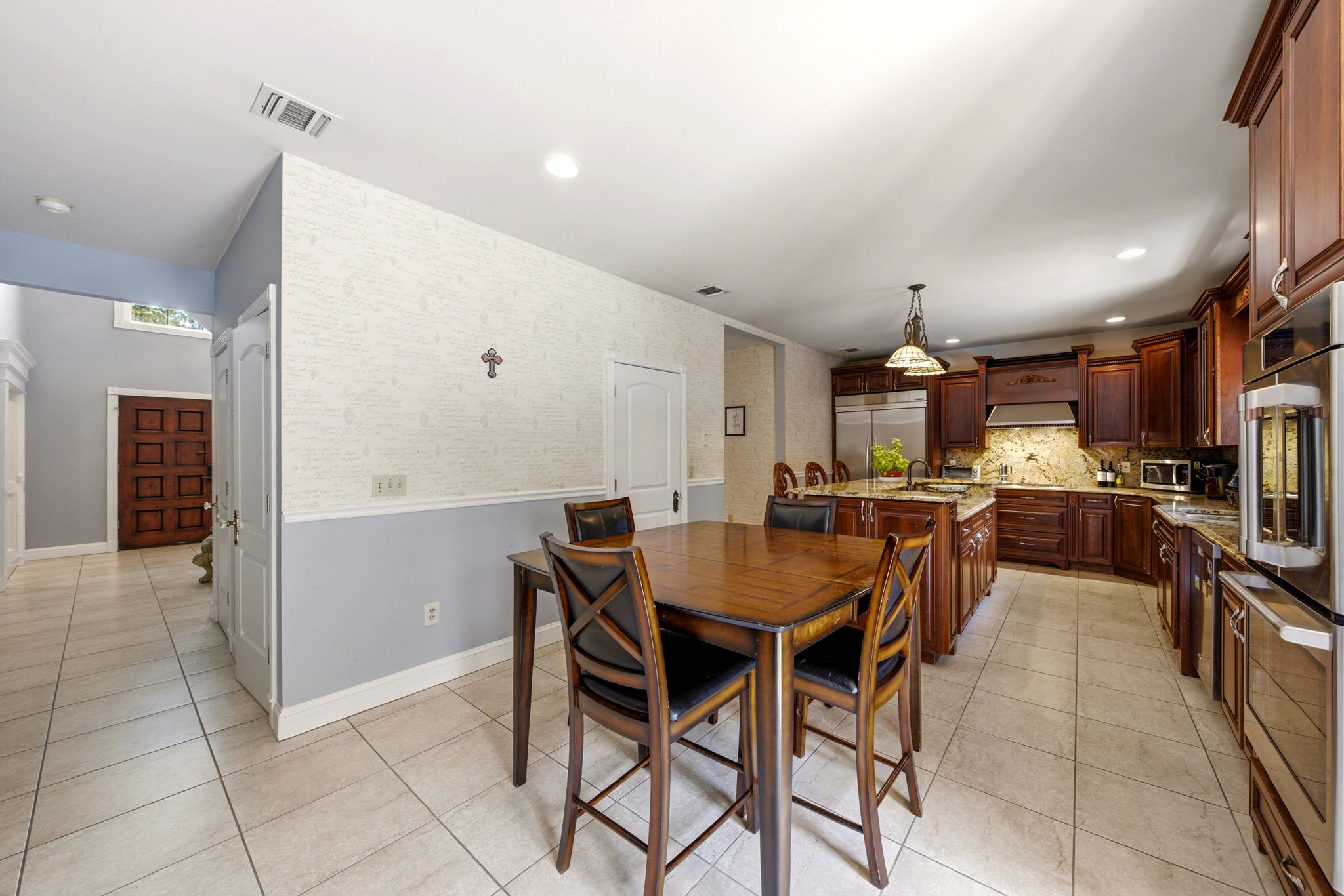 174_Kemball_Ave_008
