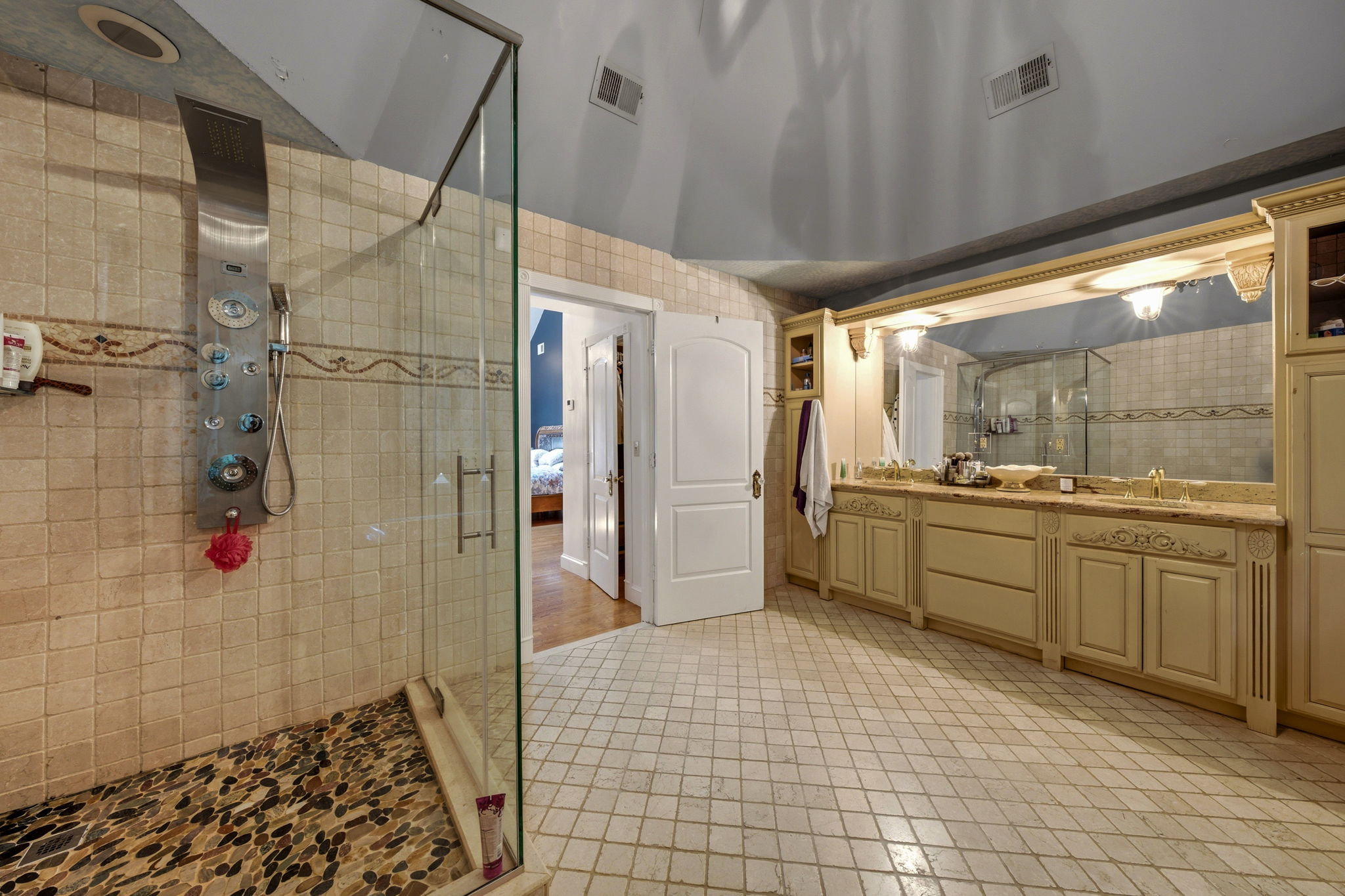 174_Kemball_Ave_021