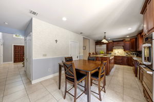 174_Kemball_Ave_008