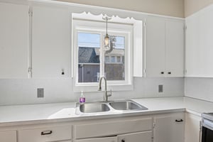 N Sunset Dr-S2409-014.jpg