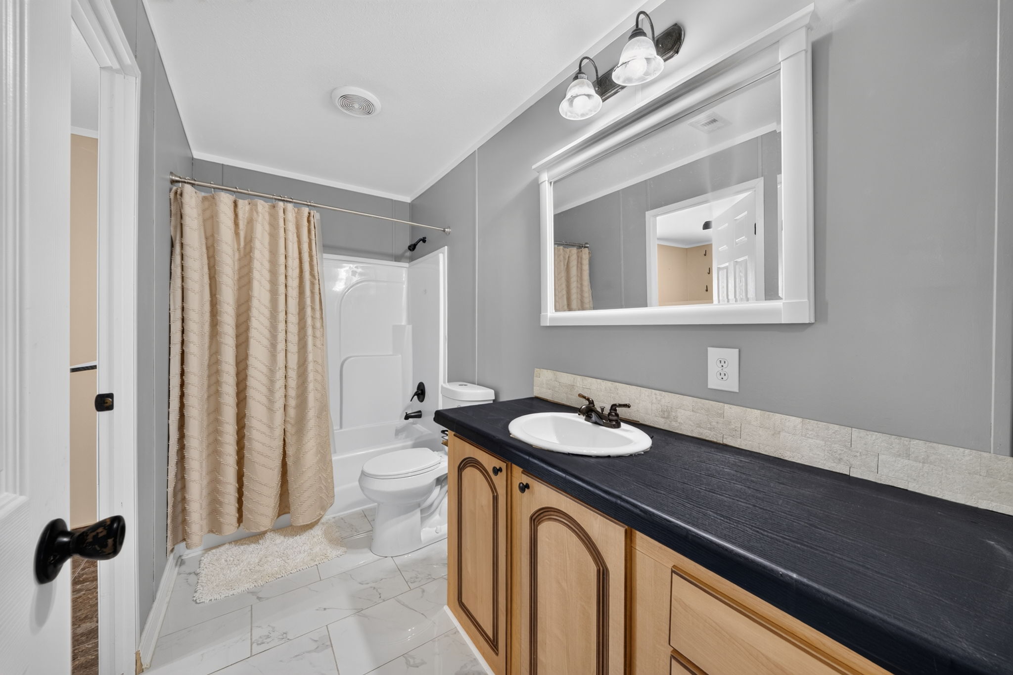  Photo 23