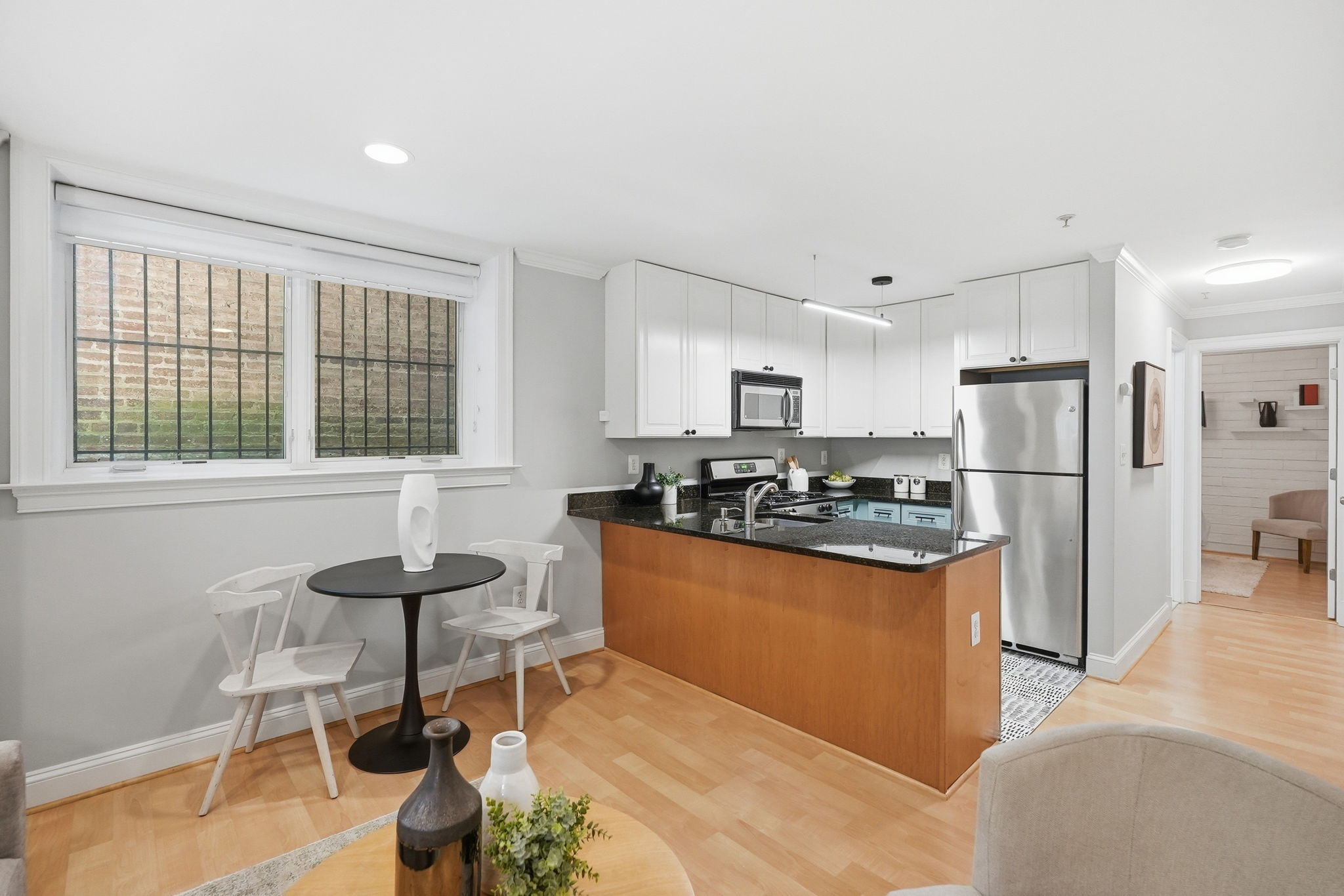 Kitchen/Breakfast Area
