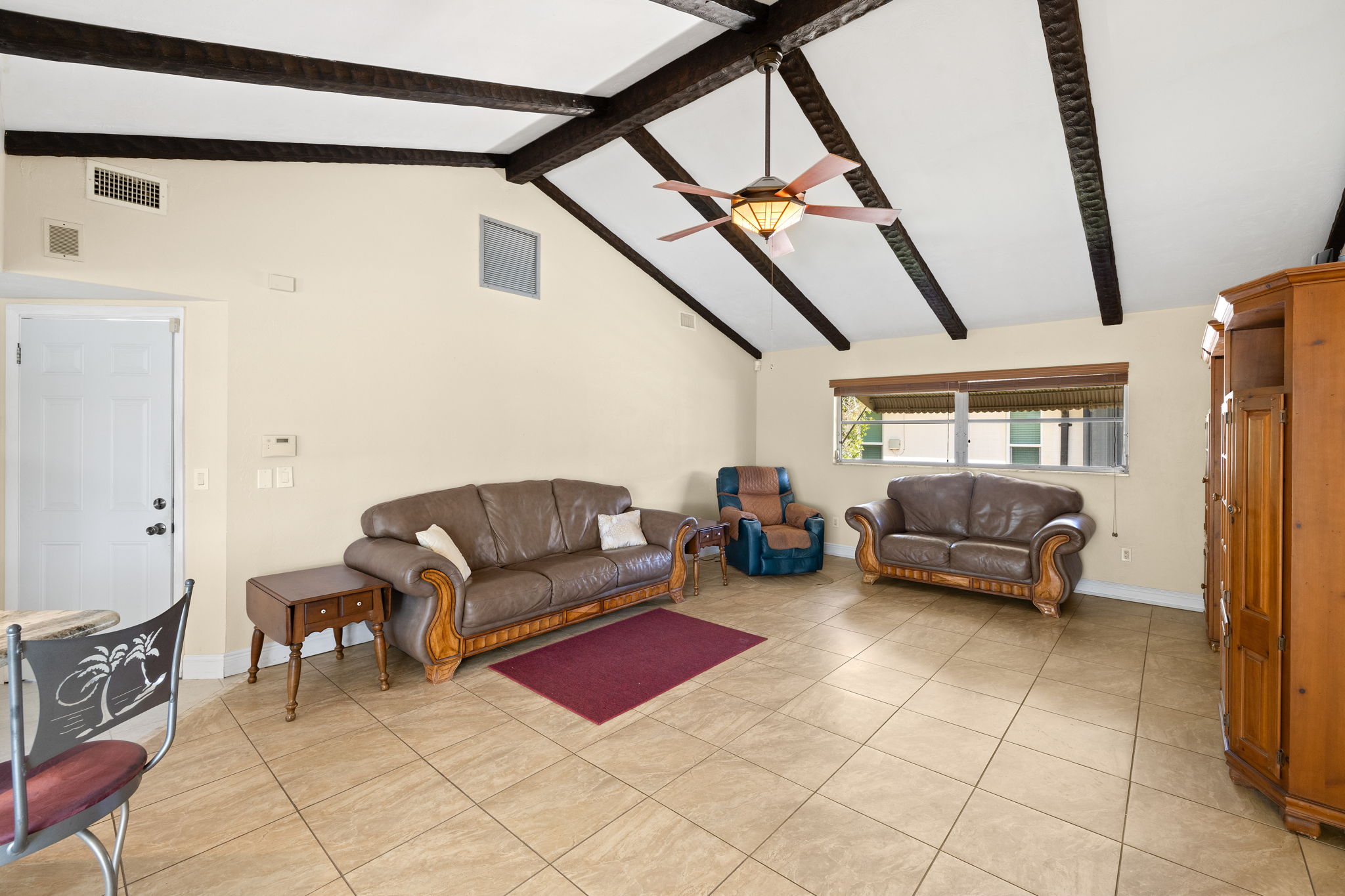 Family Room 1 of 4