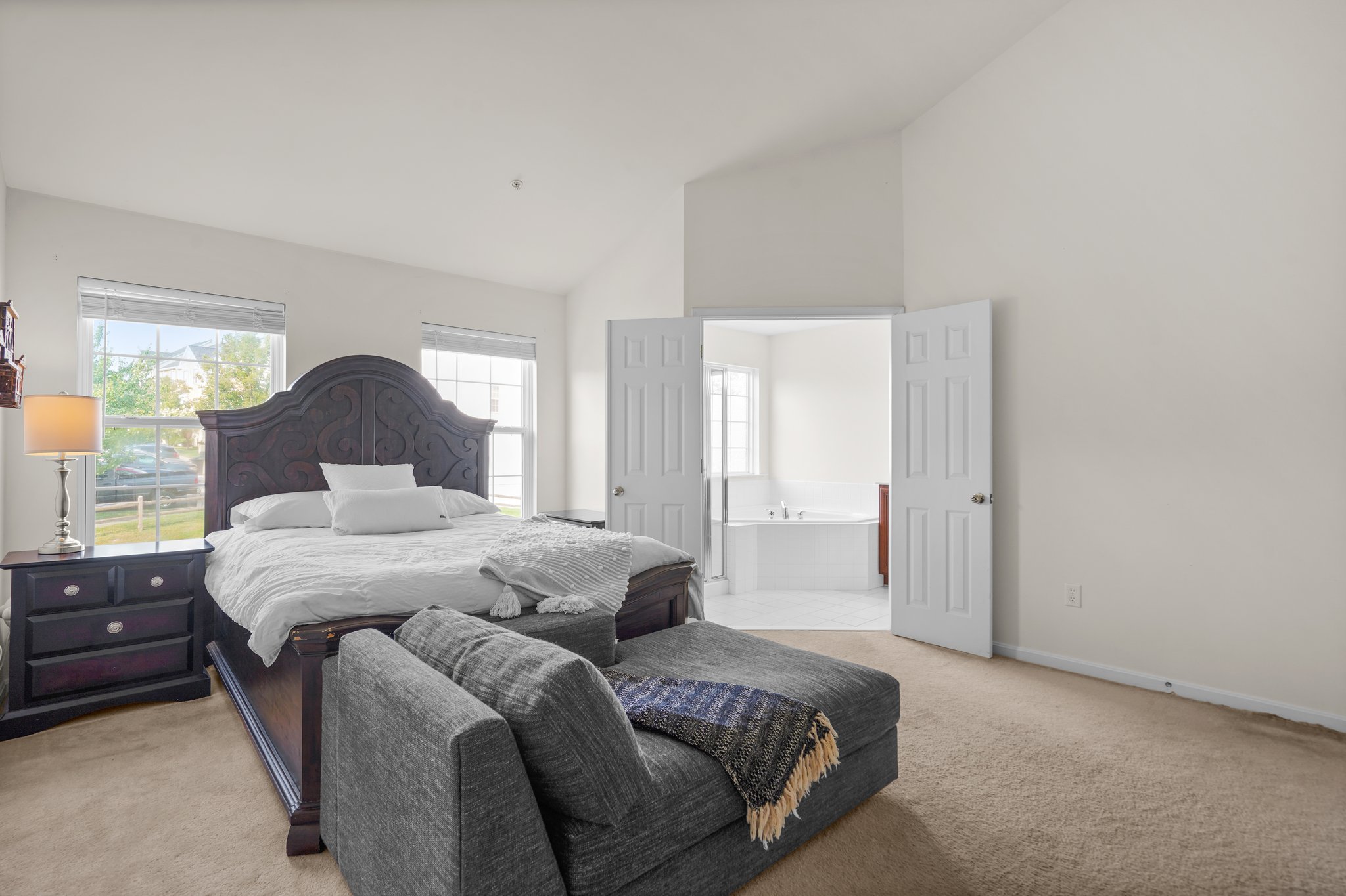 22. Upper bedroom.jpg