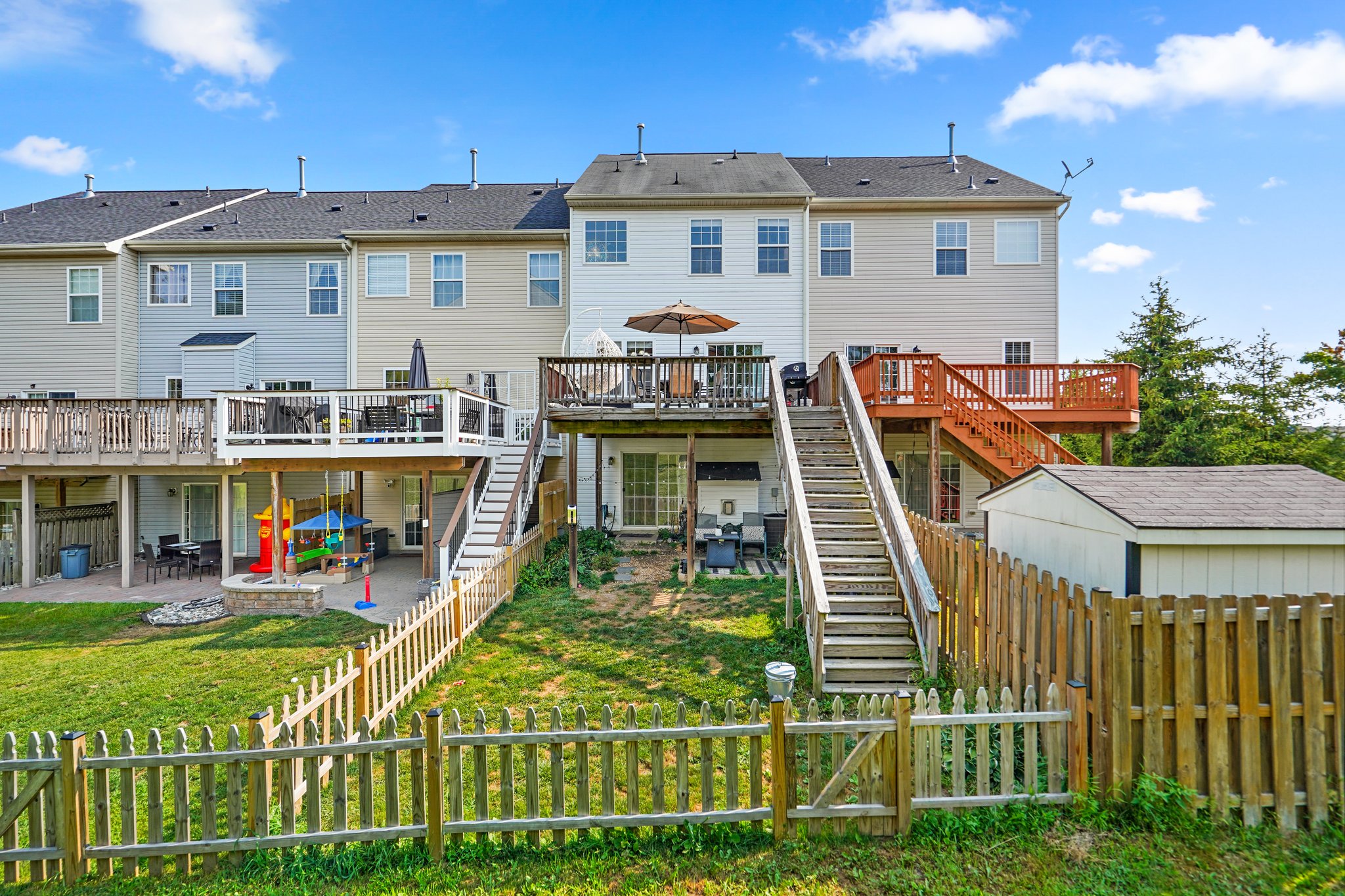 44. back exteriors.jpg