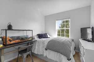 27. Upper bedroom.jpg