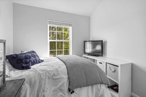 26. Upper bedroom.jpg