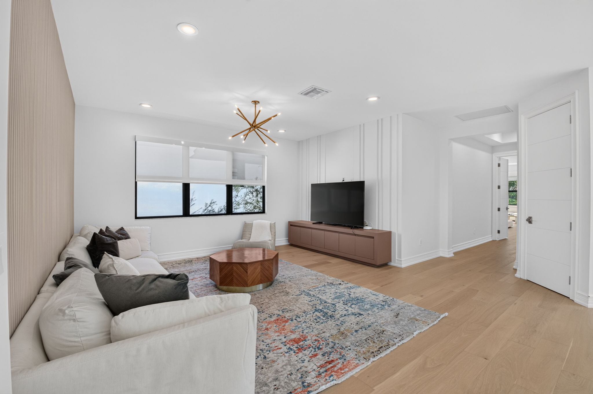  Photo 36