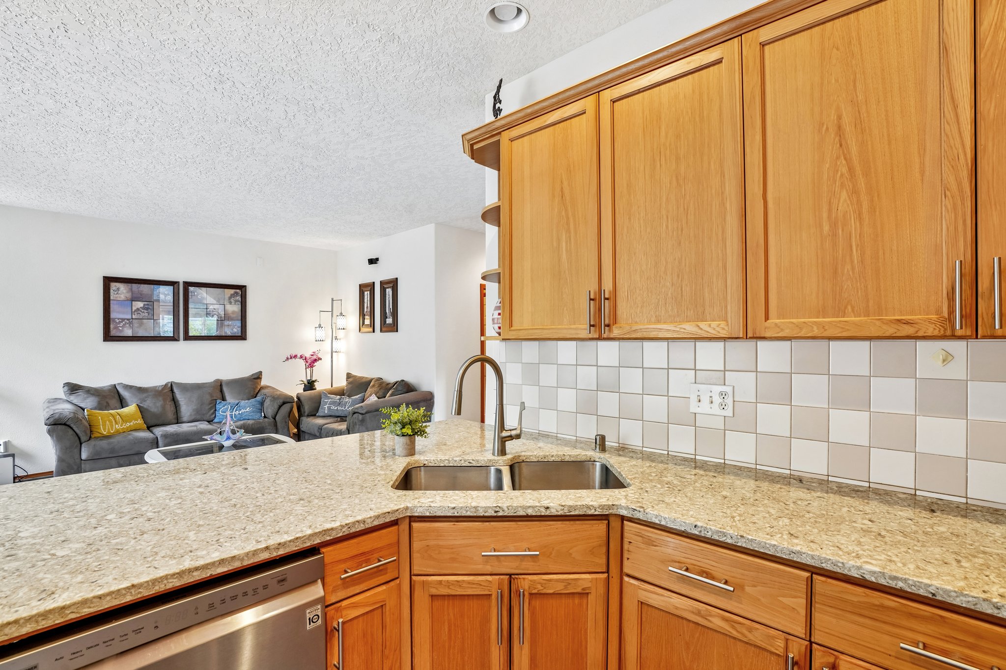 SE 24th St-S1706-015.jpg