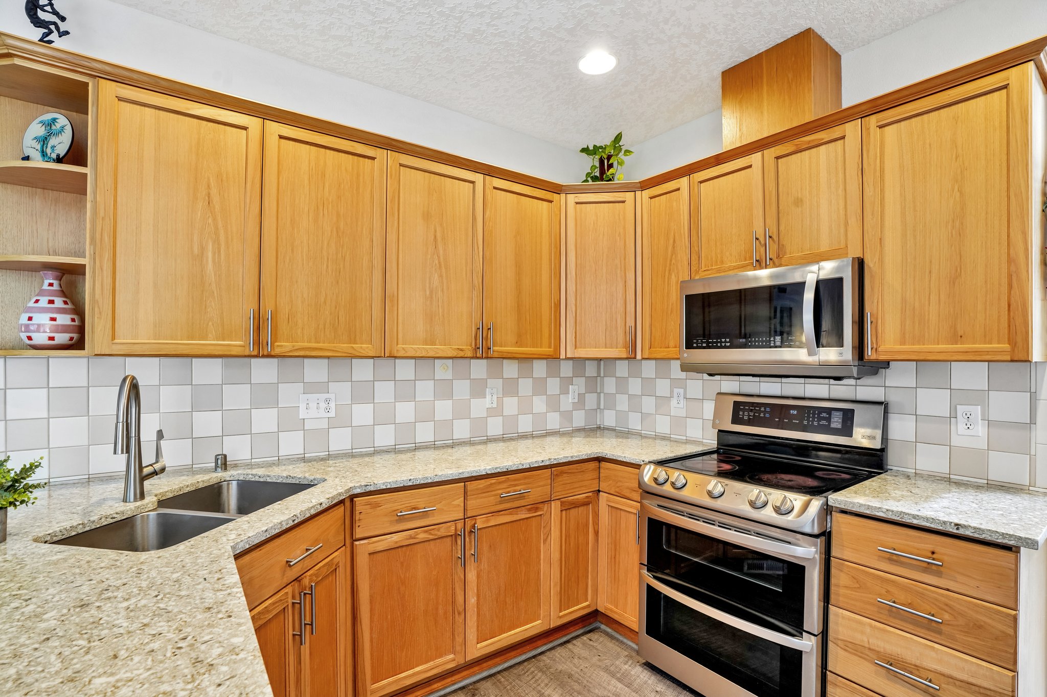 SE 24th St-S1706-016.jpg