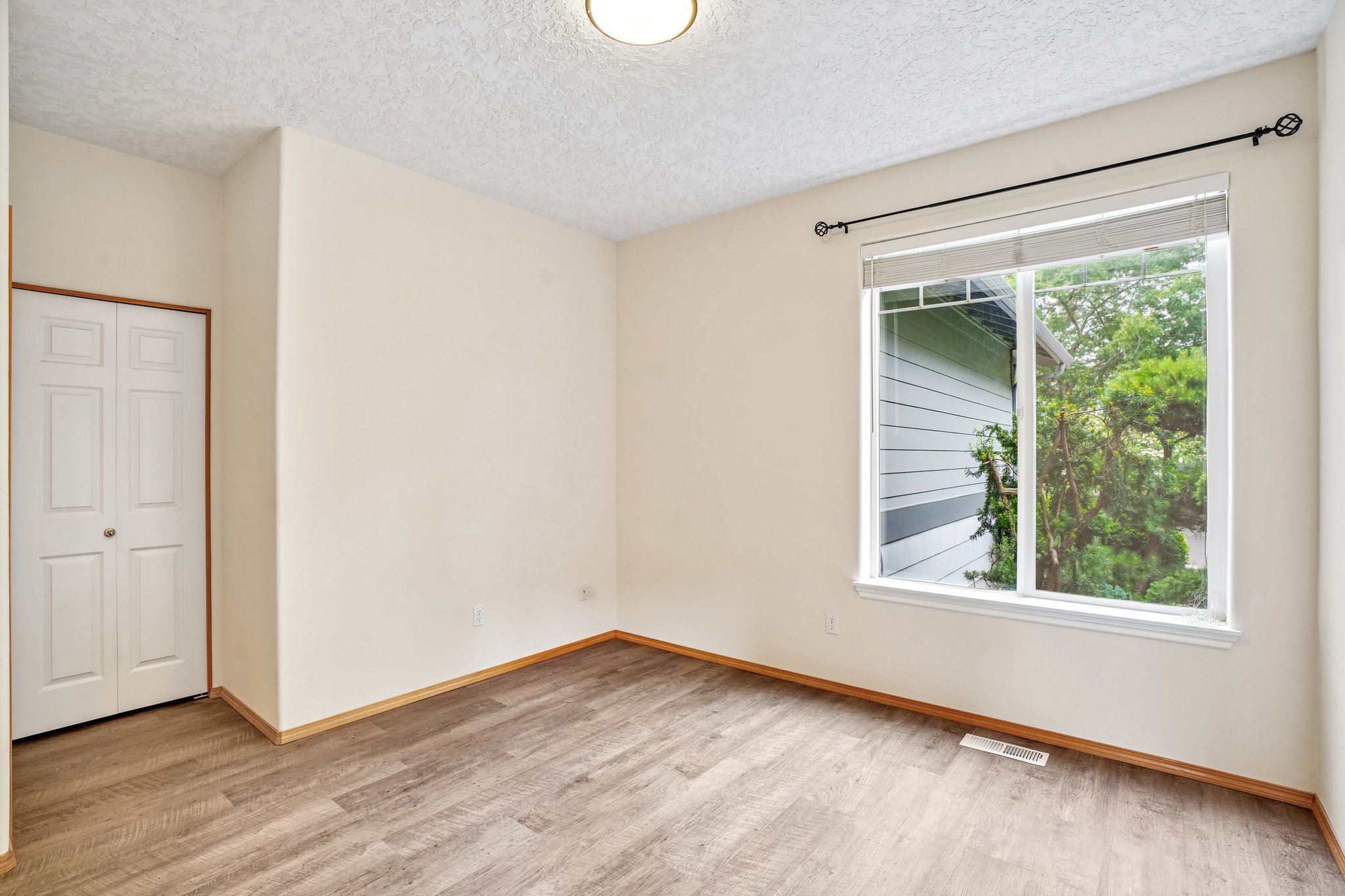 SE 24th St-S1706-023.jpg