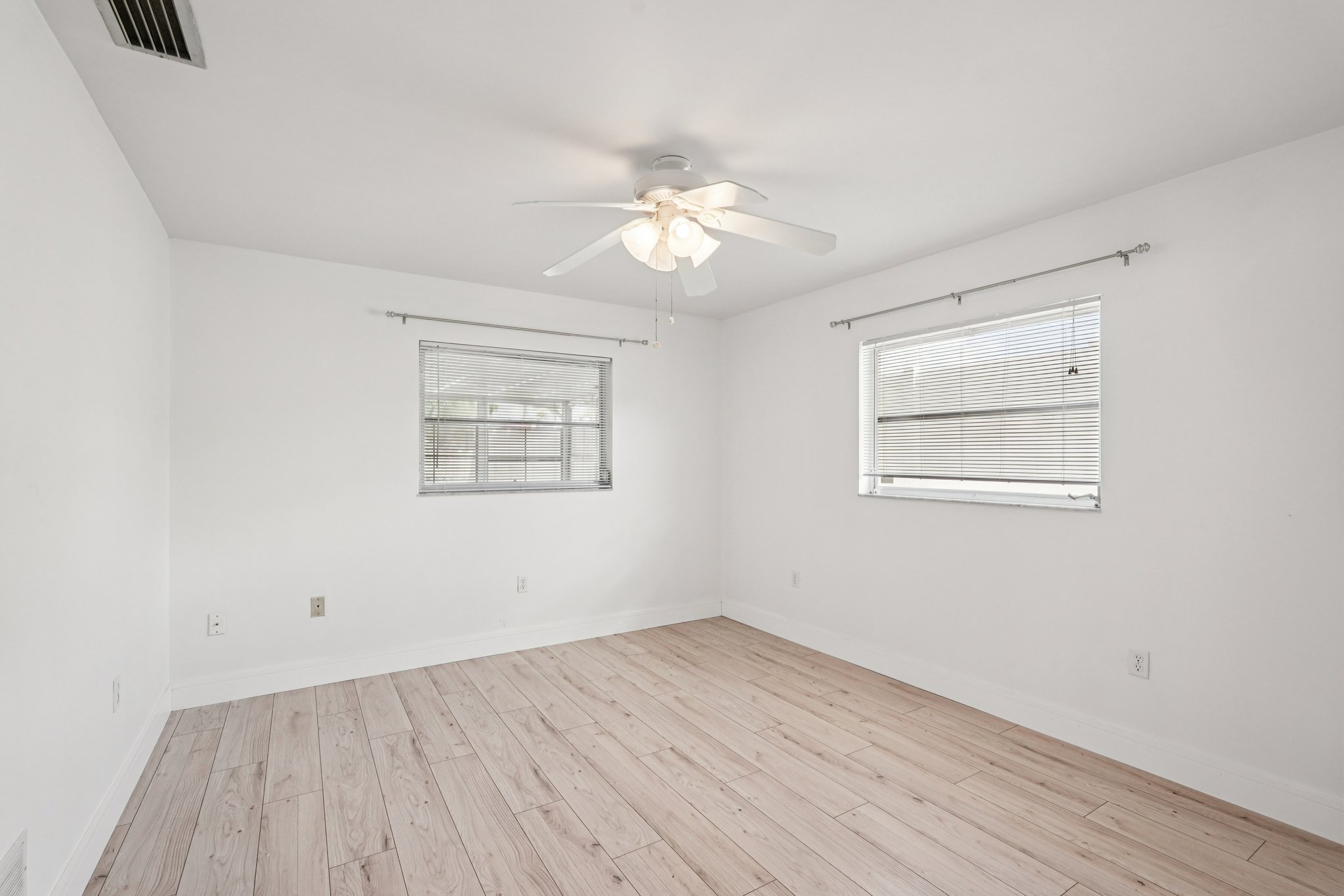 Bayonne St-S0603-027.jpg