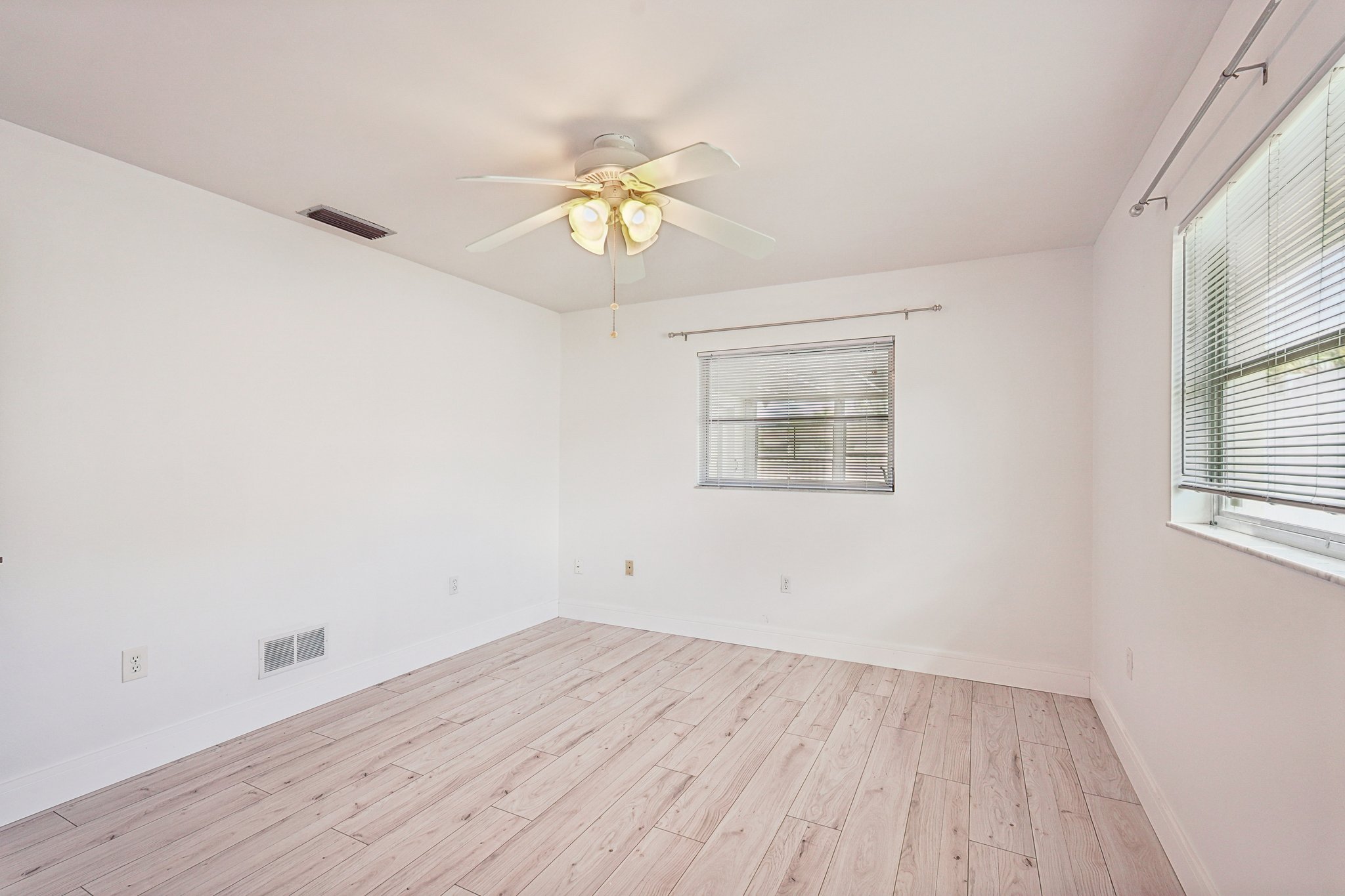 Bayonne St-S0603-028.jpg