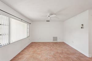 Bayonne St-S0603-009.jpg