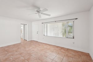 Bayonne St-S0603-011.jpg