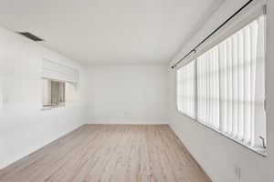 Bayonne St-S0603-022.jpg