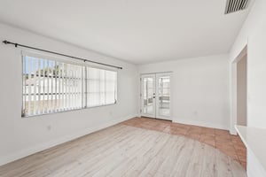 Bayonne St-S0603-024.jpg