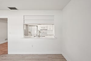 Bayonne St-S0603-025.jpg