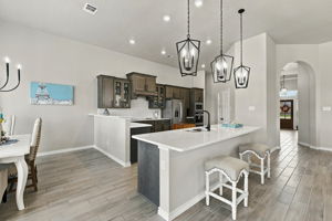 Kitchen/Breakfast Bar