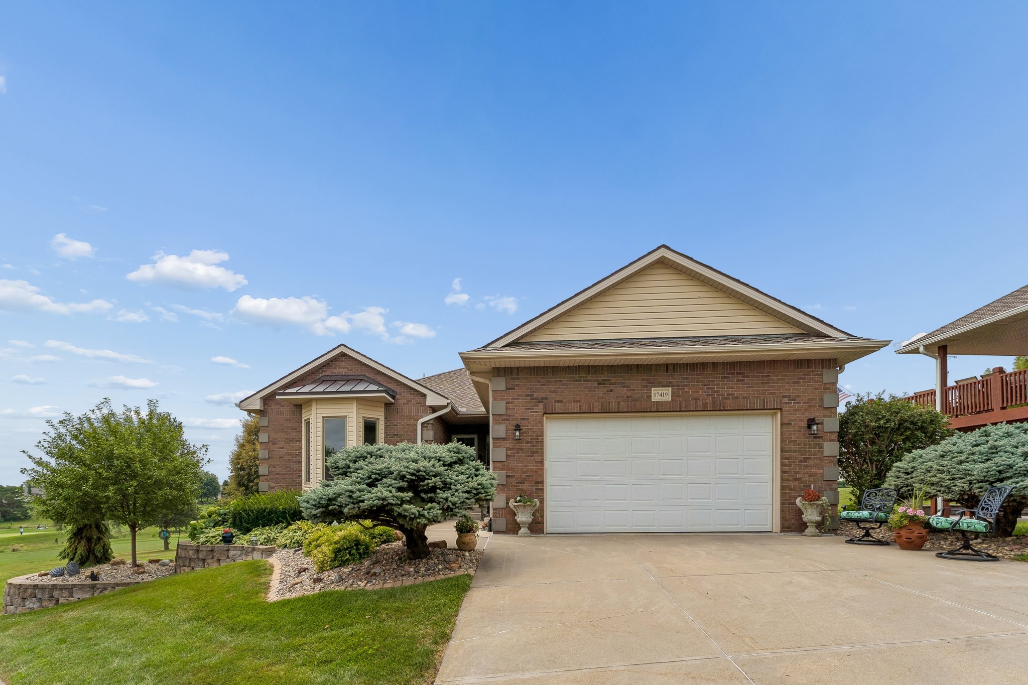 17419 Riviera Dr_001.jpg