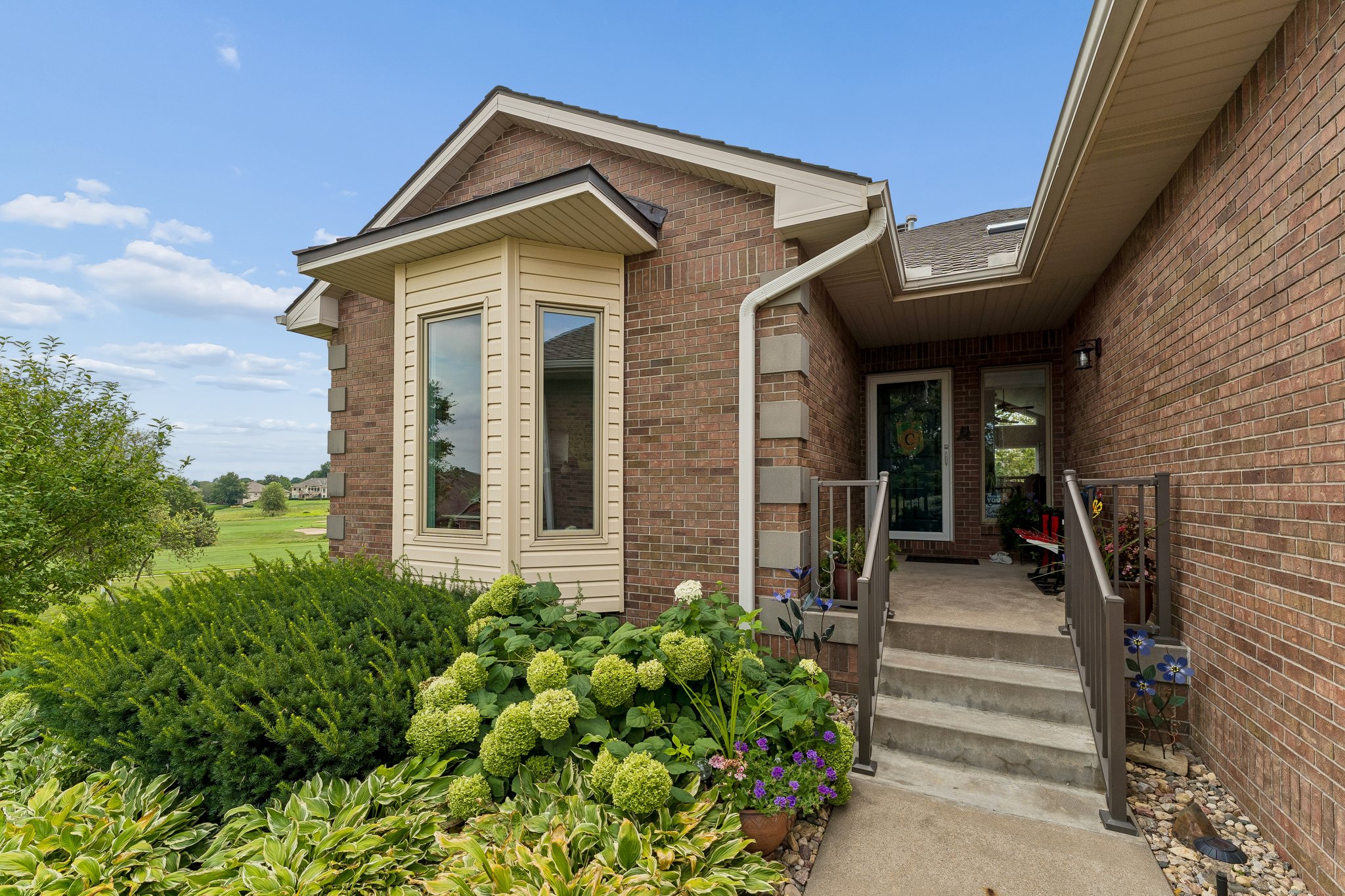 17419 Riviera Dr_002.jpg